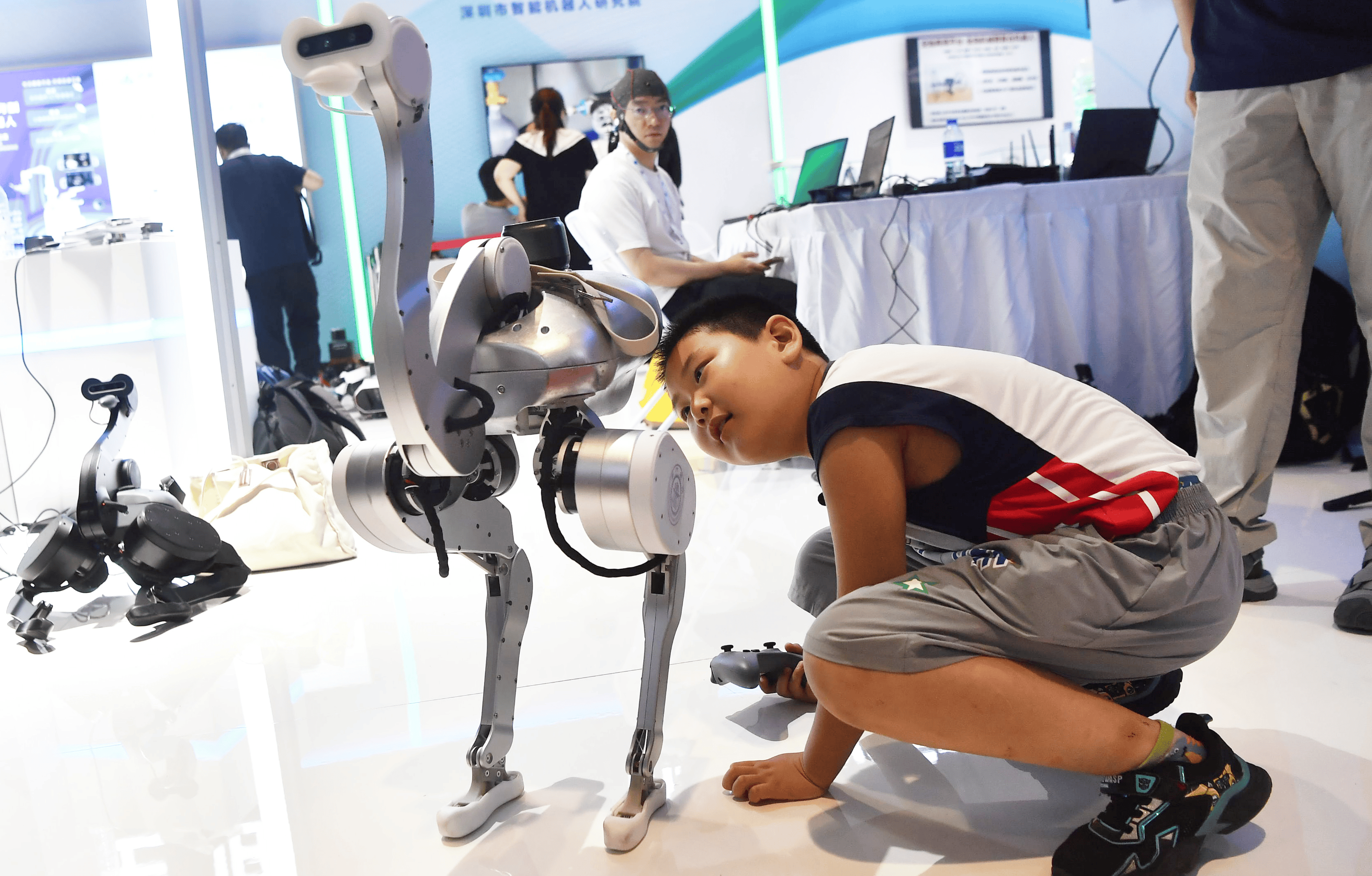 RobotLAB推出新款人形机器人 可应用于各种行业